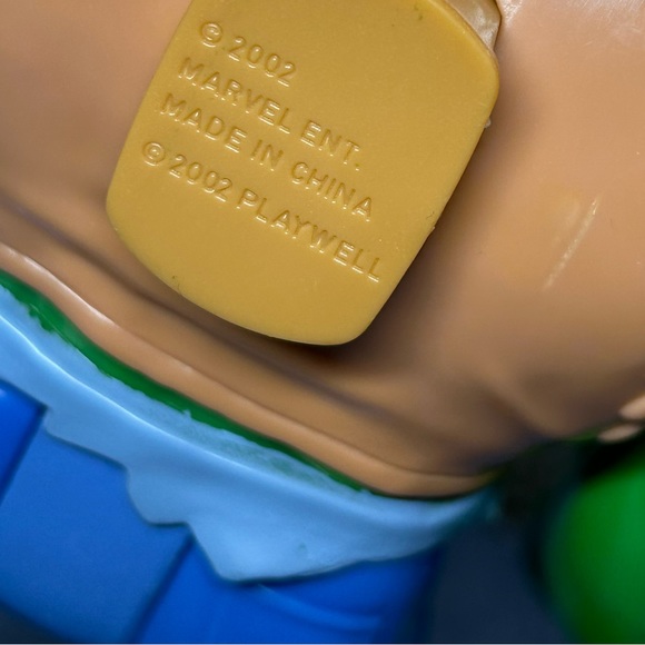 Iconic Rare Preowned Marvel 2002 Playwell Incredible Hulk Kids Toy Figure - Picture 14 of 17